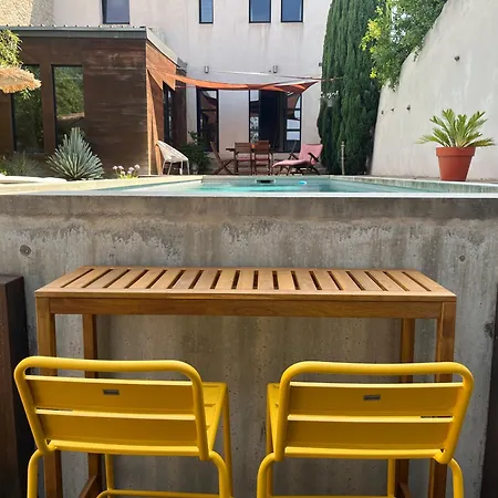 A La Croisee Des Sens Bed & Breakfast 4*