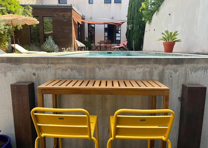 A La Croisee Des Sens Bed & Breakfast 4*